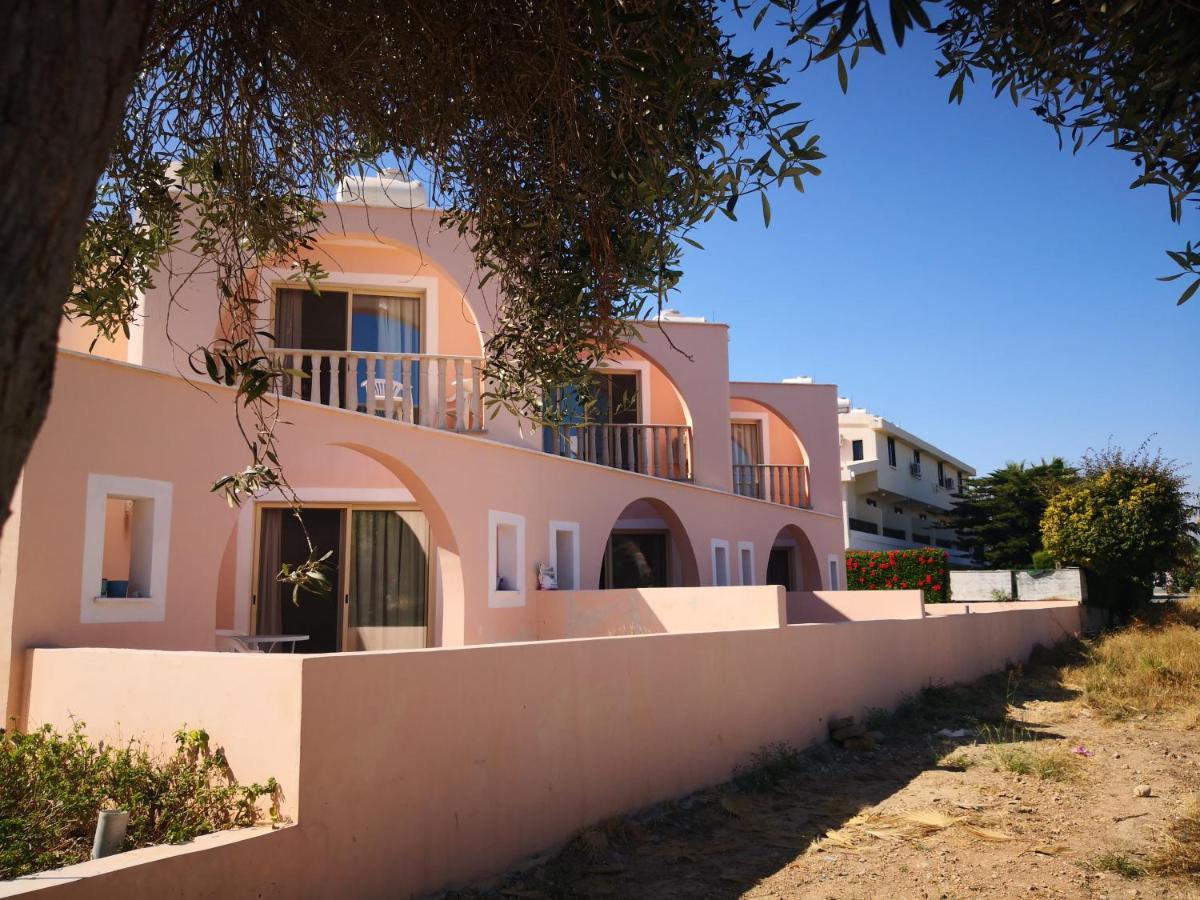Seashell Apartments 파포스 외부 사진