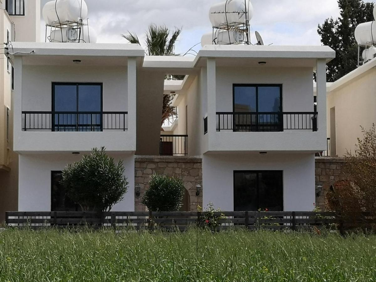 Seashell Apartments 파포스 외부 사진