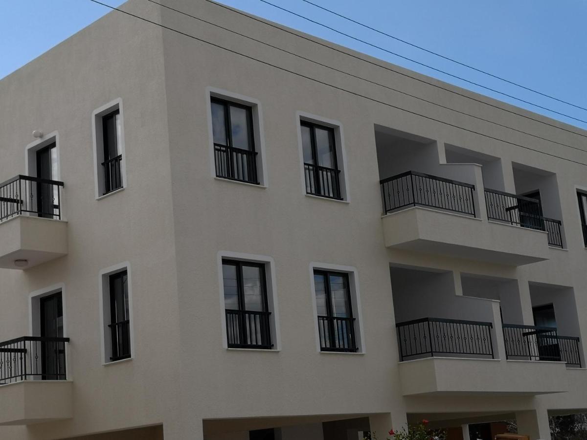 Seashell Apartments 파포스 외부 사진